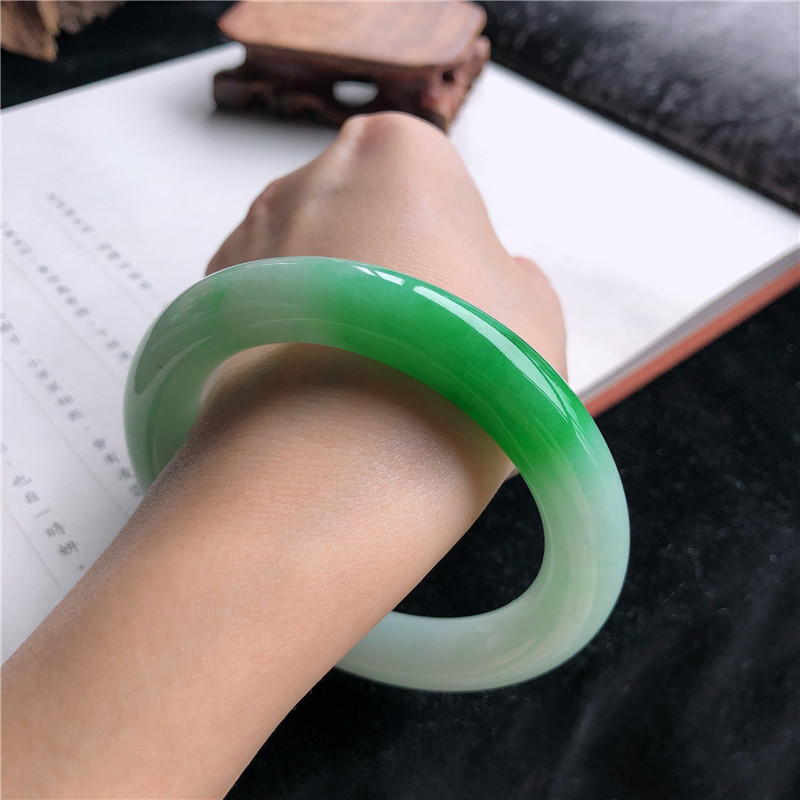 Lighting & Home Decor Studio Photos - Bracelet en jadéite birmane naturelle, type