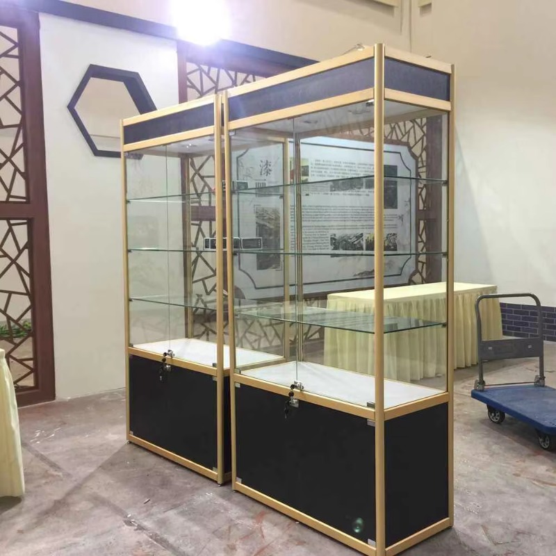 Vitrine de magasin de luxe en  - Lighting & Home Decor Studio Photos avis et prix