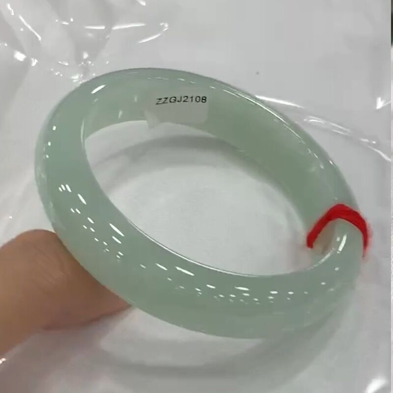 Bracelet en jade de couleur un - Lighting & Home Decor Studio Photos avis et prix